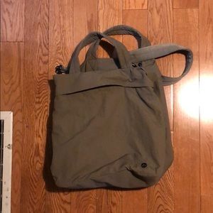 Lululemon on my level bag 19L